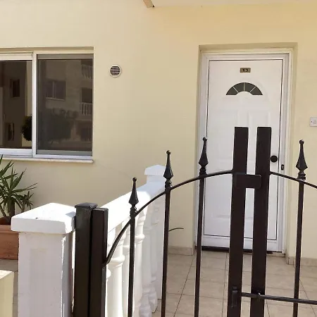 Kapparis Retreat In Cyprus Apartment *